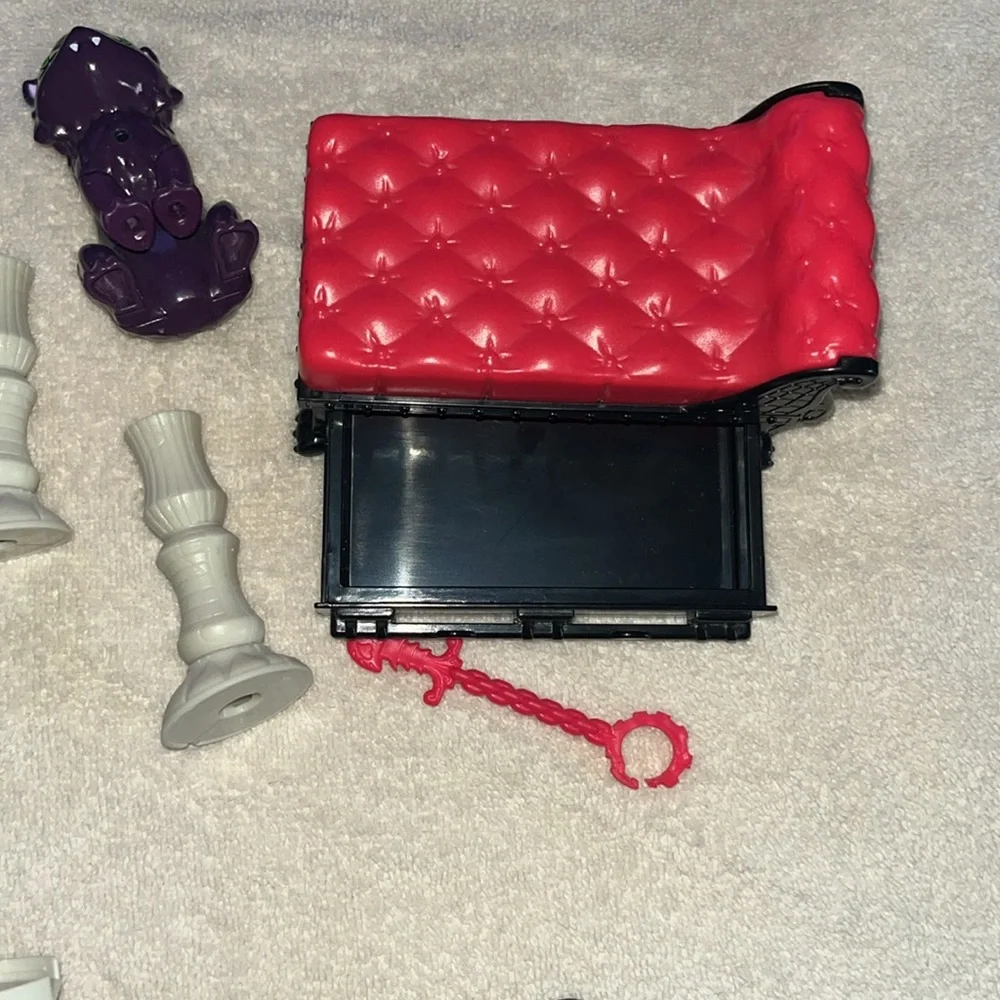 Monster High Dollhouse Furniture Set - Picture 9 of 11